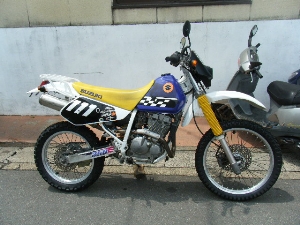 SUZUKI/XYL@DR250@SJ45A-1027